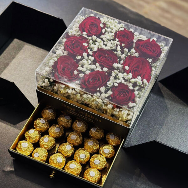 Cvijeće u kutiji - luksuzni flower box sa Ferrero slatkišima i crvenim ružama